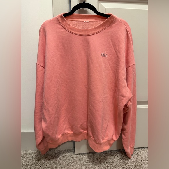 Alo Medium Pink Accolade Sweatshirt. 💕⚡️